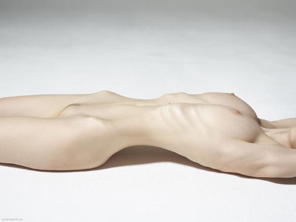 Aya Beshen full figure #17